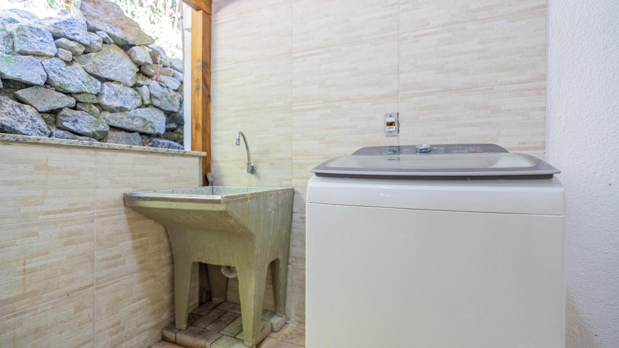 Residencial Com Piscina Possui Jacuzzi Aquecida Com Hidromassagem Villa Bombinhas Bagian luar foto