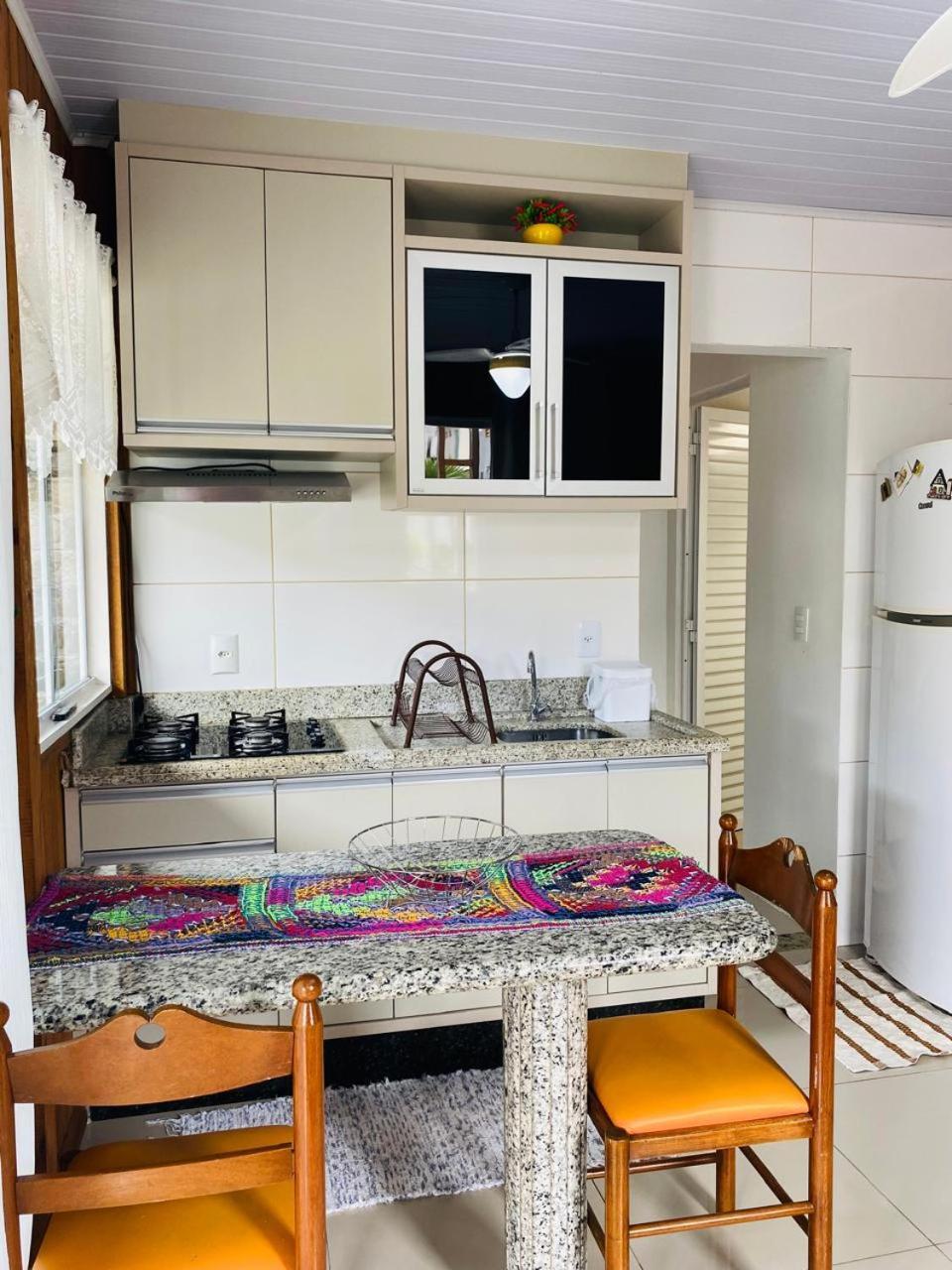 Residencial Com Piscina Possui Jacuzzi Aquecida Com Hidromassagem Villa Bombinhas Bagian luar foto