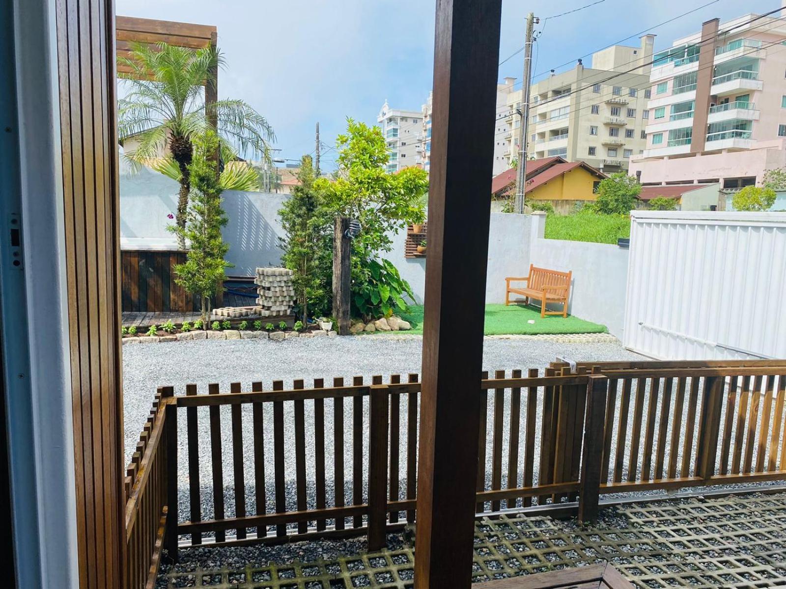 Residencial Com Piscina Possui Jacuzzi Aquecida Com Hidromassagem Villa Bombinhas Bagian luar foto