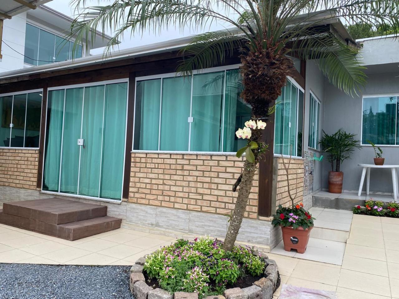 Residencial Com Piscina Possui Jacuzzi Aquecida Com Hidromassagem Villa Bombinhas Bagian luar foto