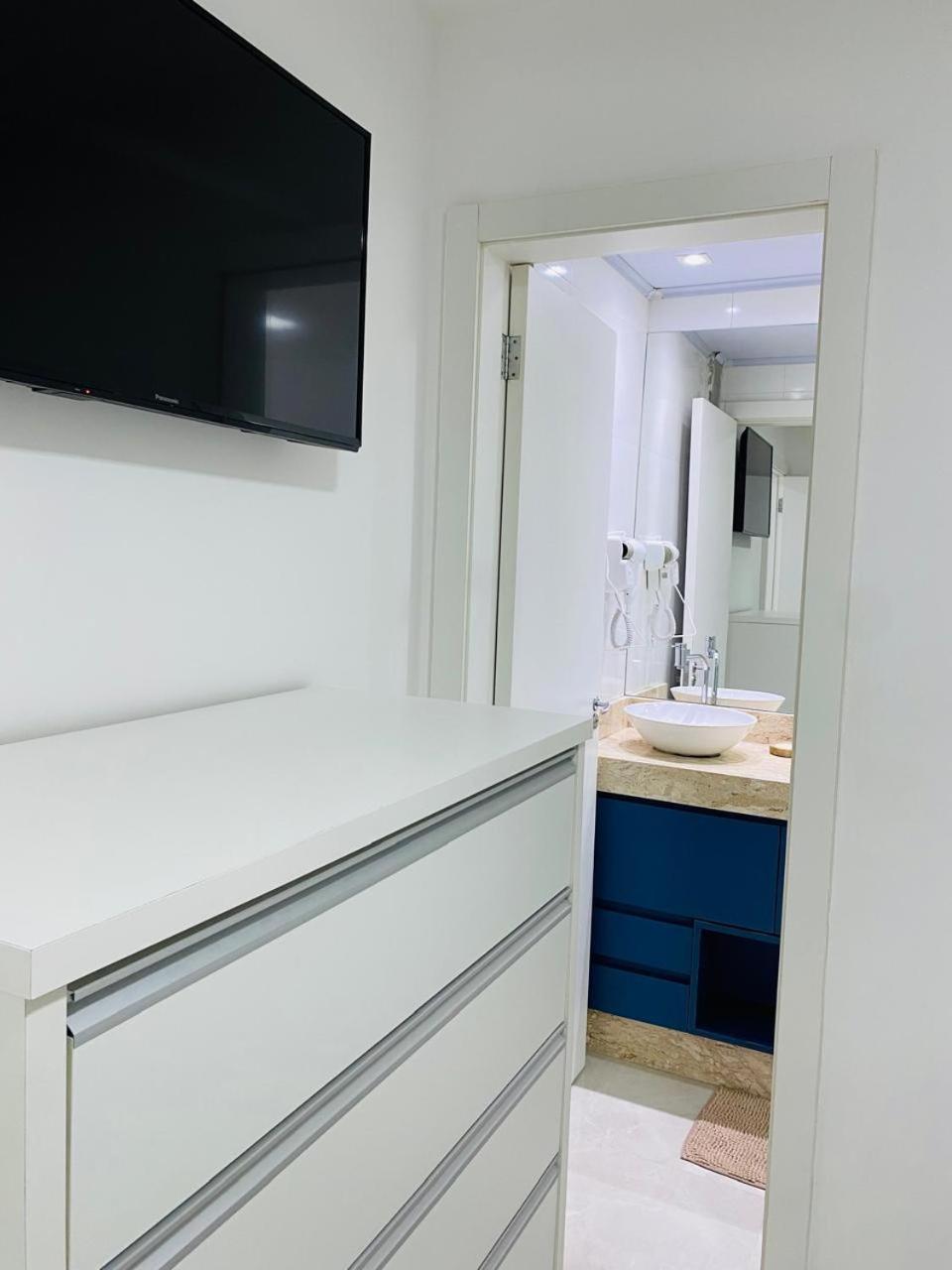 Residencial Com Piscina Possui Jacuzzi Aquecida Com Hidromassagem Villa Bombinhas Bagian luar foto
