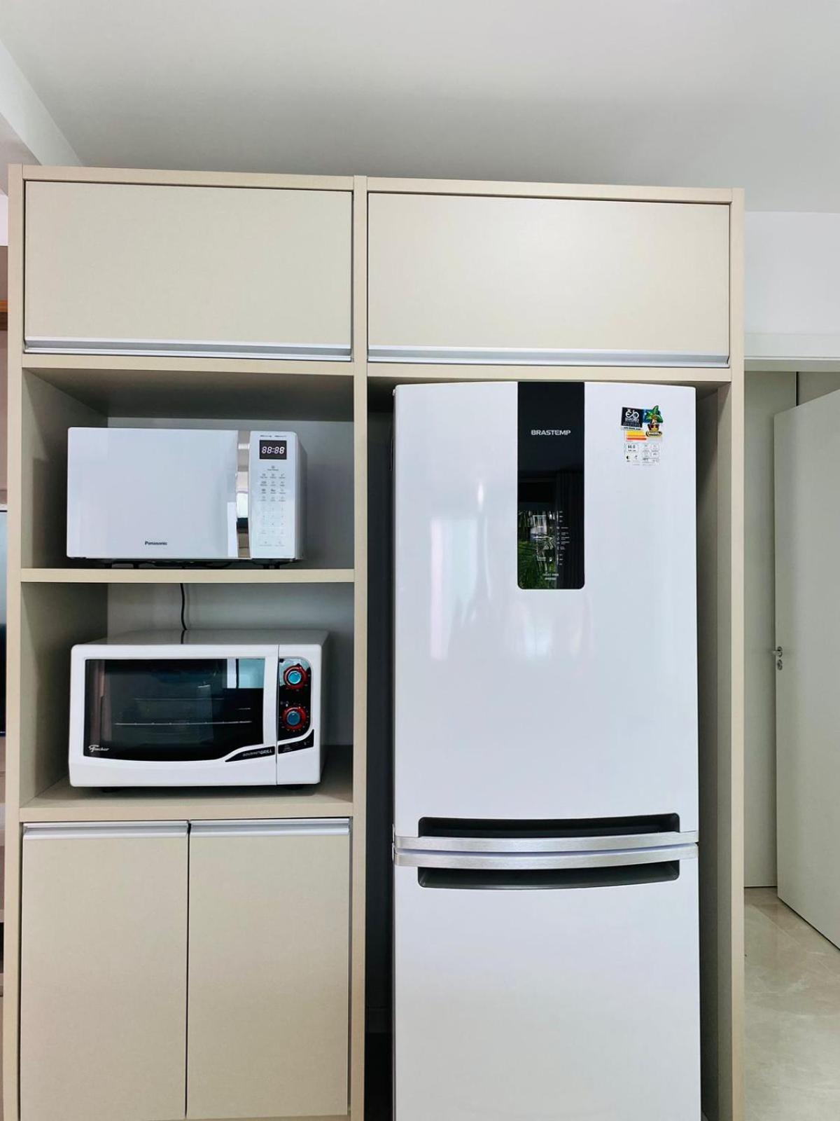 Residencial Com Piscina Possui Jacuzzi Aquecida Com Hidromassagem Villa Bombinhas Bagian luar foto