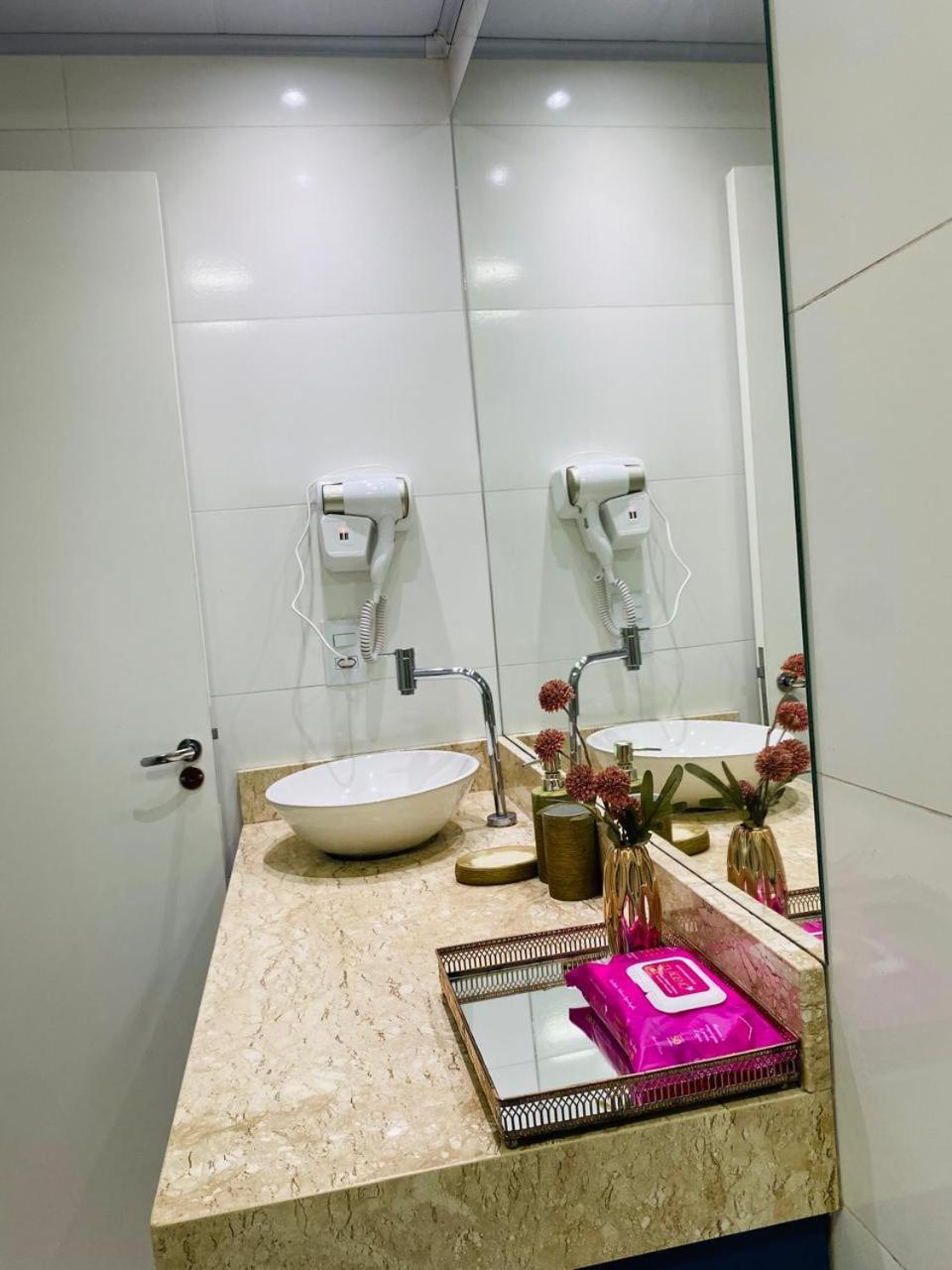 Residencial Com Piscina Possui Jacuzzi Aquecida Com Hidromassagem Villa Bombinhas Bagian luar foto
