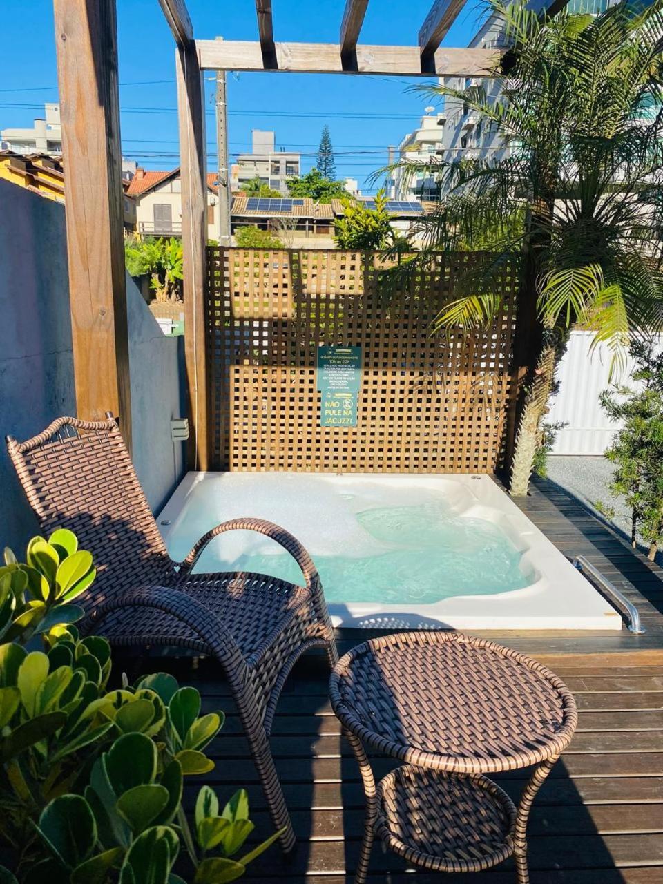 Residencial Com Piscina Possui Jacuzzi Aquecida Com Hidromassagem Villa Bombinhas Bagian luar foto